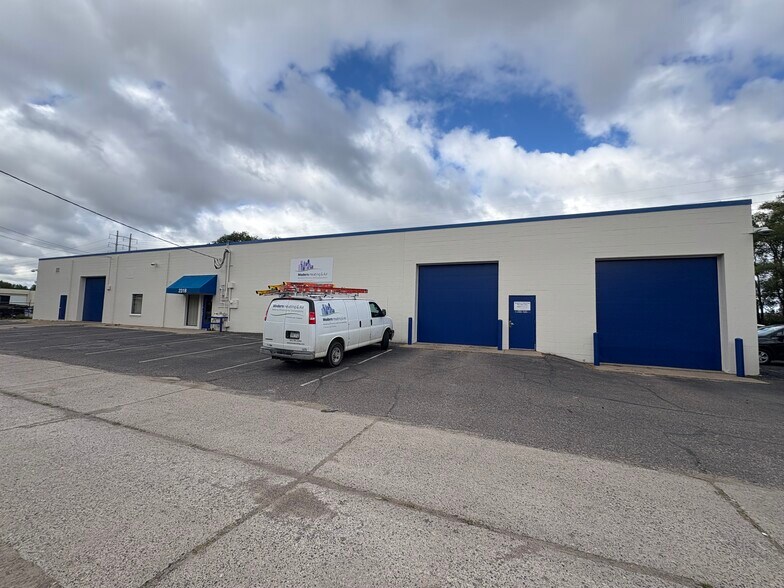 More Photos Of 2318 1st St NE, Minneapolis Warehouse For Sale