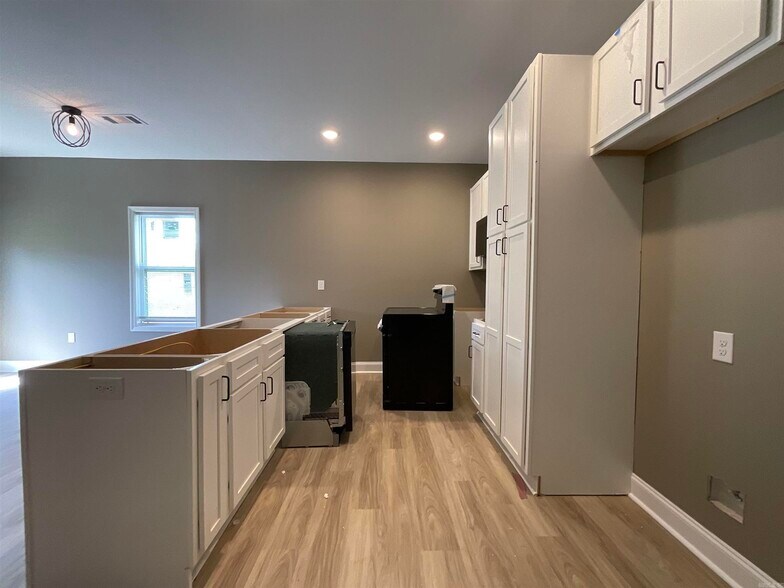 More Photos Of 405 & 407 E Center Street, Jacksonville Specialty For Sale