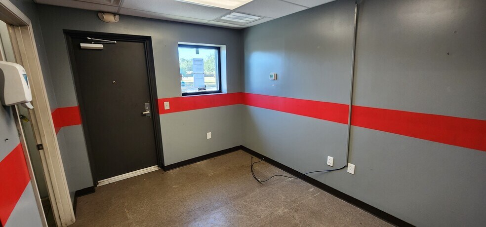 More Photos Of 1 2nd Ave, Fort Walton Beach Auto Repair For Sale