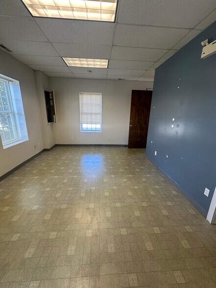 More Photos Of 322 Amherst St, Nashua Medical For Lease