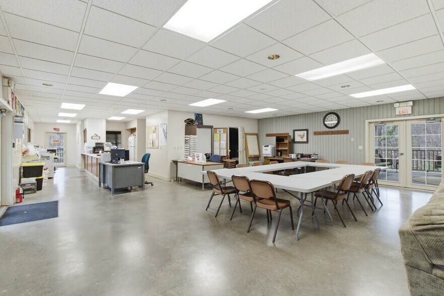 More Photos Of 89 Nolan Rd, Penfield General Retail For Sale