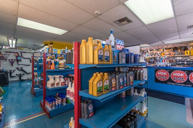 More Photos Of 6247 E 15th St, Tulsa Auto Repair For Sale