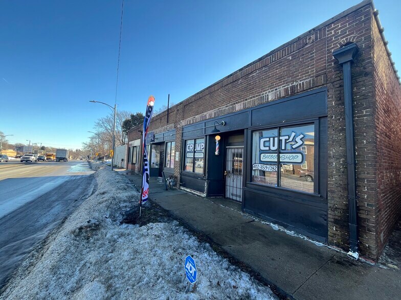 More Photos Of 4963 NW Radial Hwy, Omaha Storefront For Lease