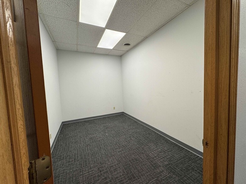 More Photos Of 115-159 Marion Blvd, Marion General Retail For Lease