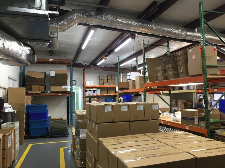 More Photos Of 12320 73rd Ct, Largo Light Manufacturing For Lease