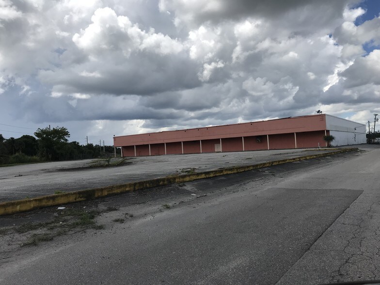 More Photos Of 700 S French Ave, Sanford Warehouse For Lease