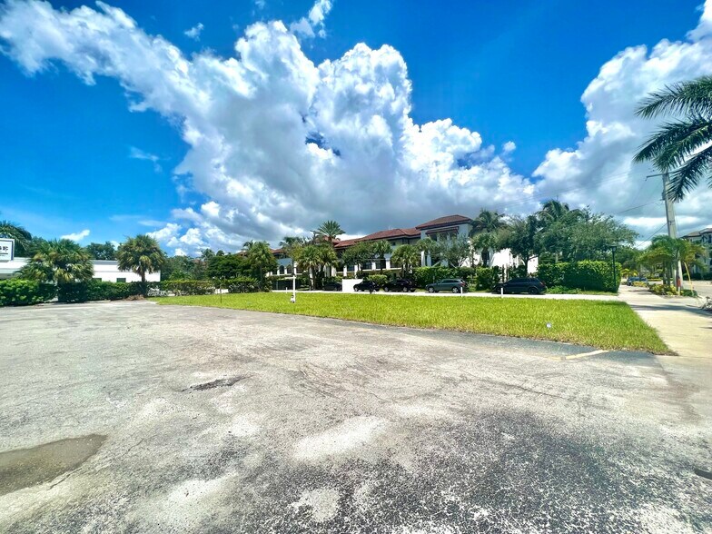 More Photos Of 271 9th St S, Naples Land For Sale
