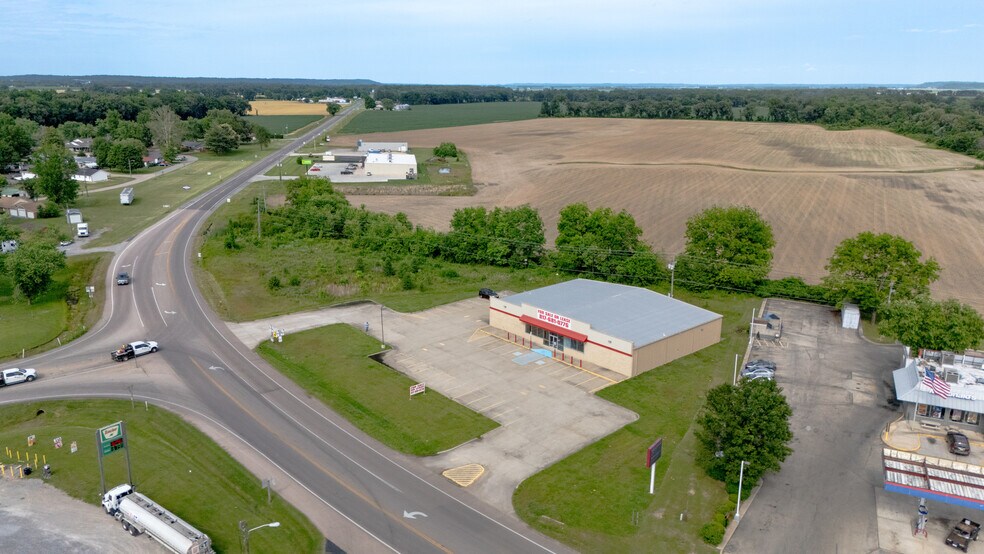 More Photos Of 33554 MO-25, Advance Freestanding For Lease