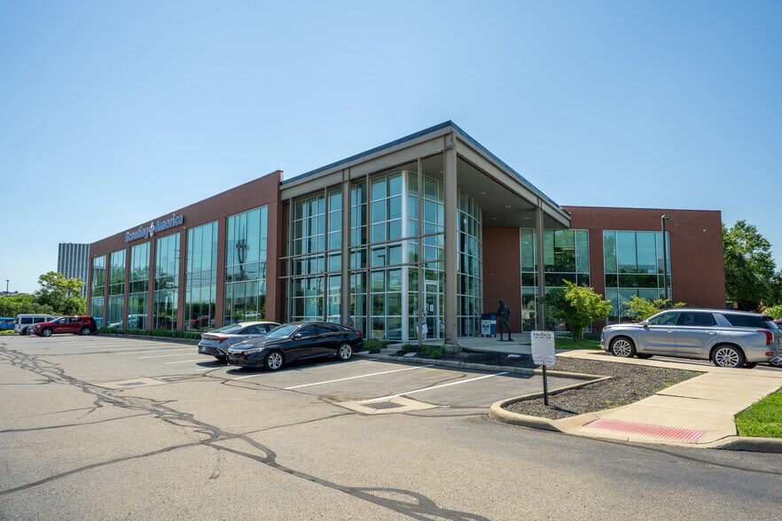 More Photos Of 807 Kinnear Rd, Columbus Medical For Sale
