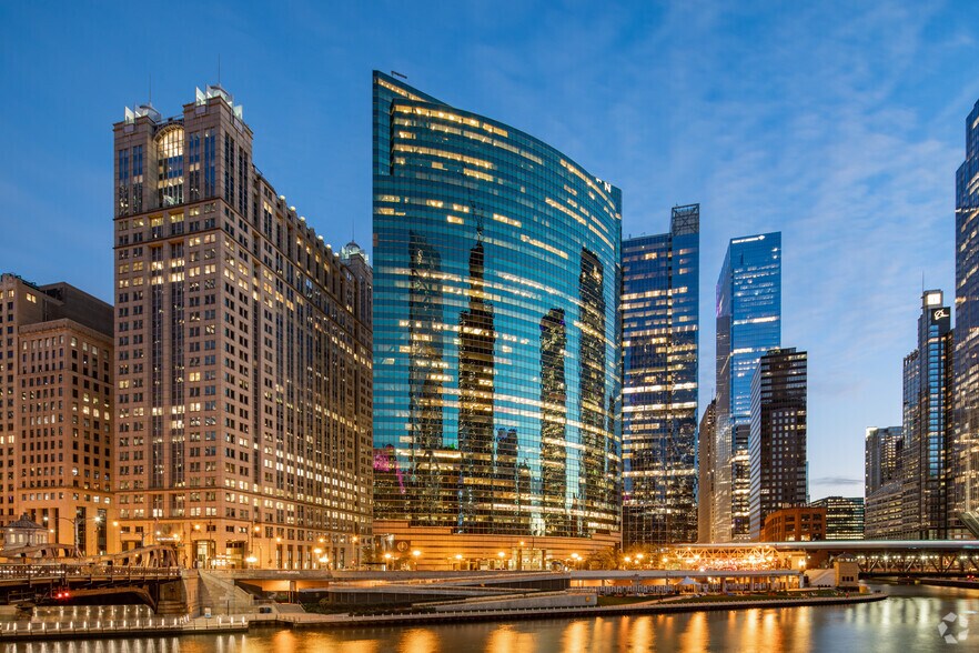 More Photos Of 333 W Wacker Dr, Chicago Office For Lease