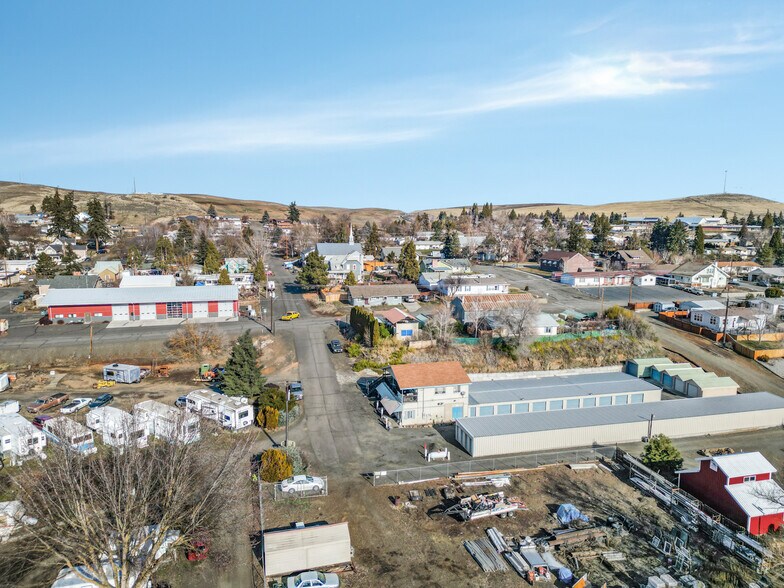 More Photos Of 50 NE Akin St, Dufur Self Storage For Sale