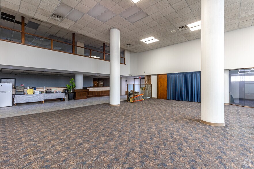 More Photos Of 401 W Texas Ave, Midland Office For Lease