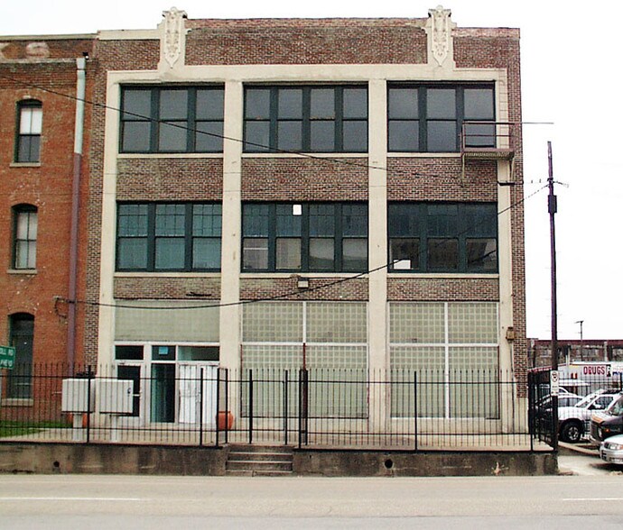 More Photos Of 101 Crawford St, Houston Office For Sale