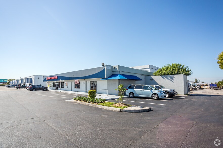 More Photos Of 7200-7216 NW 72nd Ave, Miami Light Distribution For Lease