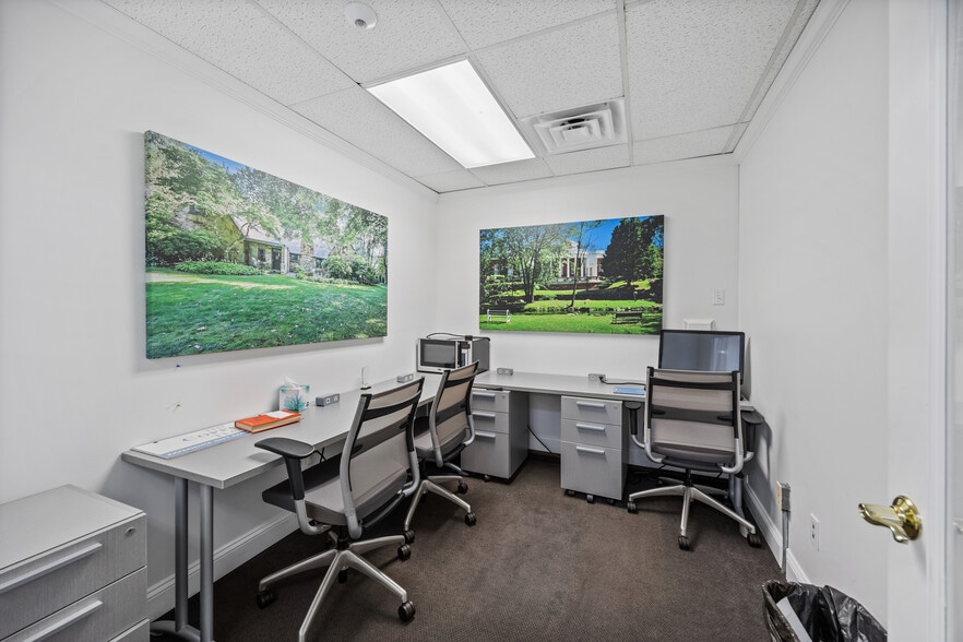 More Photos Of 179 N Broad St, Milford Medical For Lease