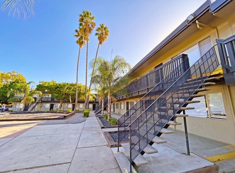 More Photos Of 150 Gateway Ct, Stockton Apartments For Sale