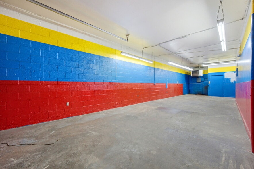 More Photos Of 2800 E Platte Ave, Colorado Springs Auto Repair For Lease