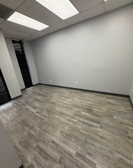 More Photos Of 15926 Cypress North Houston Rd, Cypress Industrial For Lease