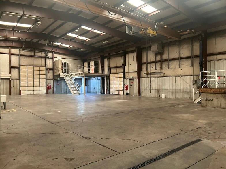 More Photos Of 5151 E 56th Ave, Commerce City Manufacturing For Sale