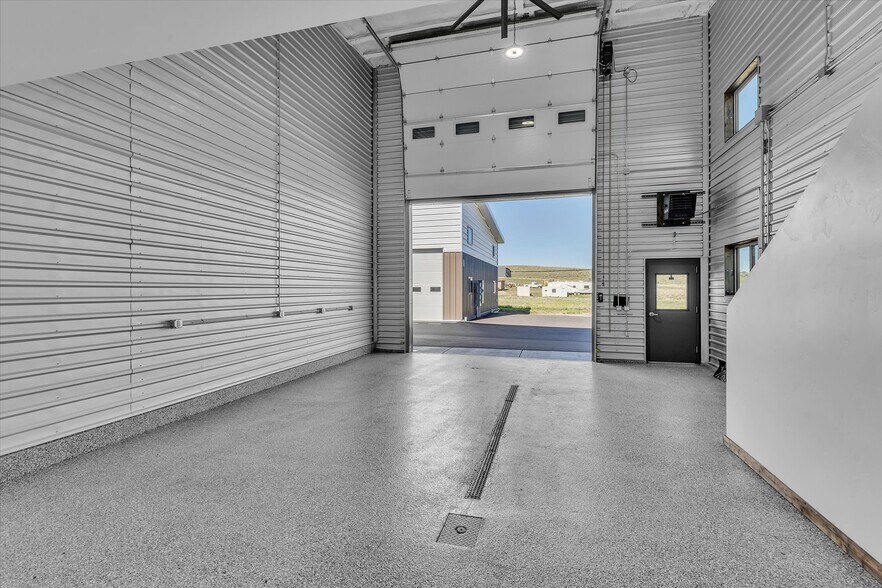 More Photos Of 453 Commerce St, Hayden Office For Sale