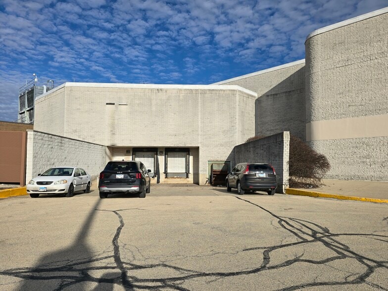 More Photos Of 3340 Mall Loop Dr, Joliet Department Store For Sale
