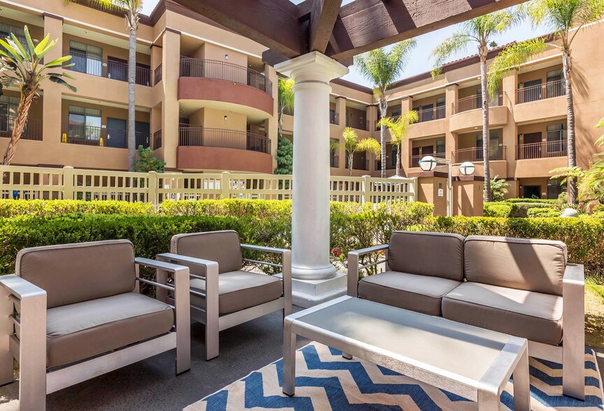 631 Camino Del Rio S, San Diego, CA 92108 Hotel For Sale