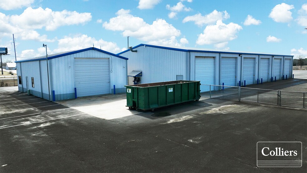 More Photos Of 5601 Alma Hwy, Van Buren Showroom For Lease