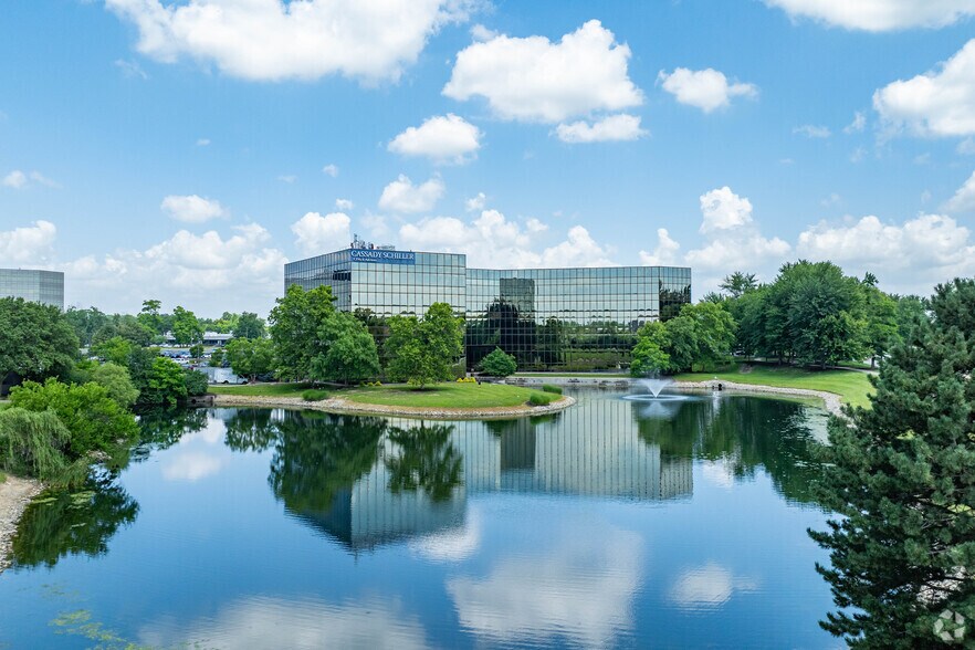 More Photos Of 4555 Lake Forest Dr, Blue Ash Office For Lease