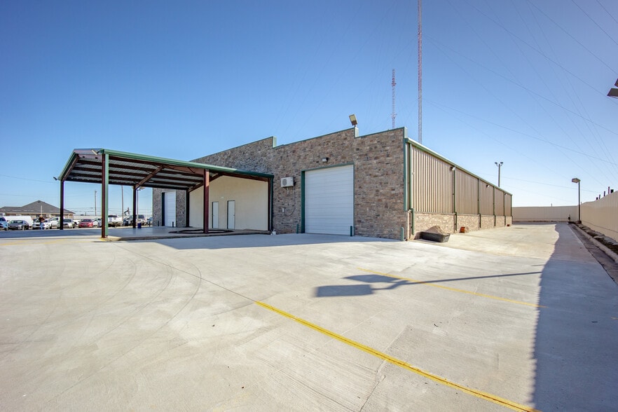 More Photos Of 6600 S I 35 Service Rd, Oklahoma City Flex For Lease