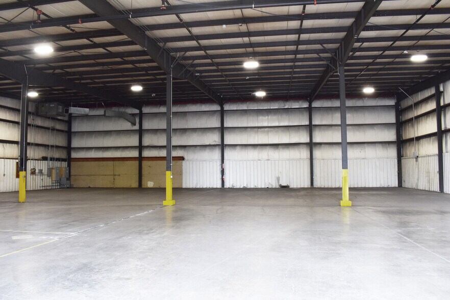 More Photos Of 3920 Kennedy Rd, Janesville Warehouse For Sale