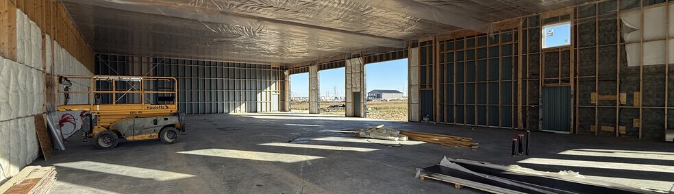 More Photos Of 34 Gold Sun Dr, Winnipeg Industrial For Lease