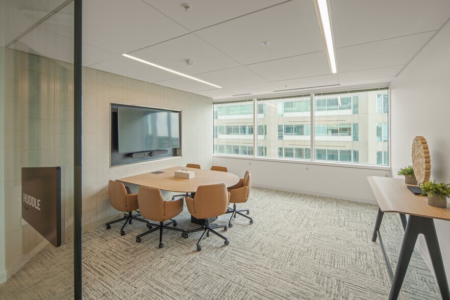 More Photos Of 6903 Rockledge Dr, Bethesda Unknown For Lease