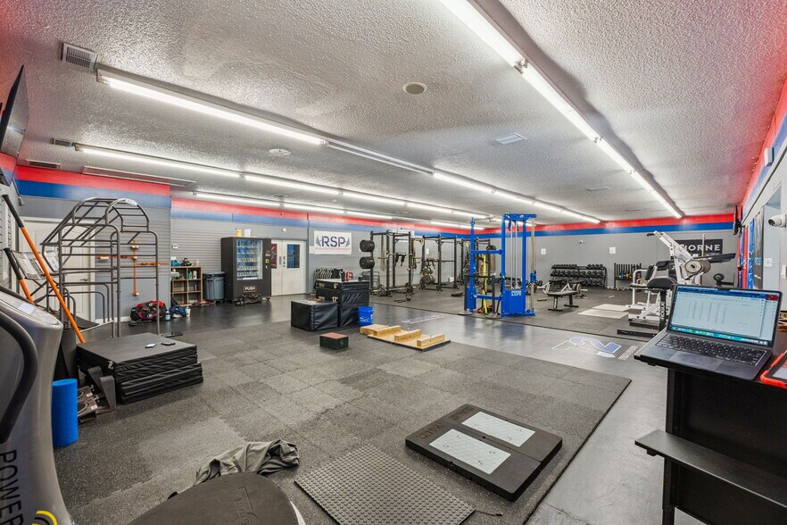 More Photos Of 320 S Tubb St, Oakland Warehouse For Sale