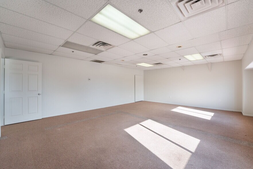 More Photos Of 4650 Judson Ave, Las Vegas Warehouse For Lease