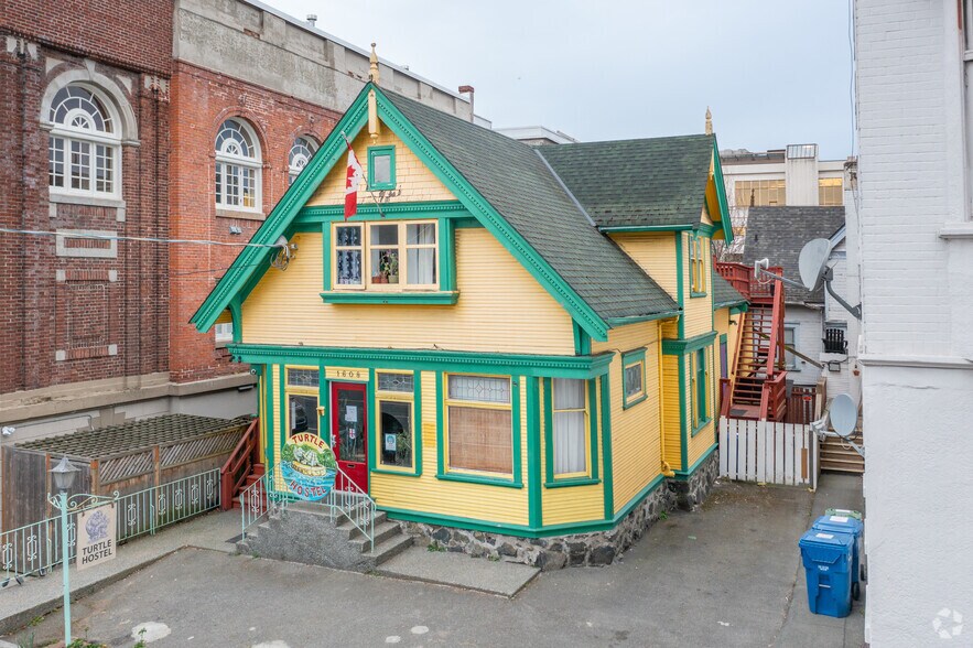 Primary Photo Of 1608 Quadra St, Victoria Hospitality For Sale