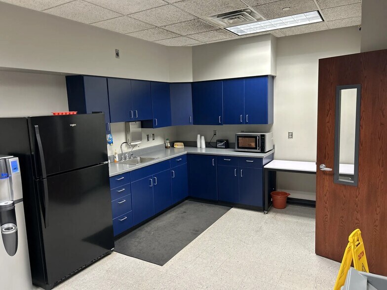 More Photos Of 5100 S Broadband Ln, Sioux Falls Office For Lease