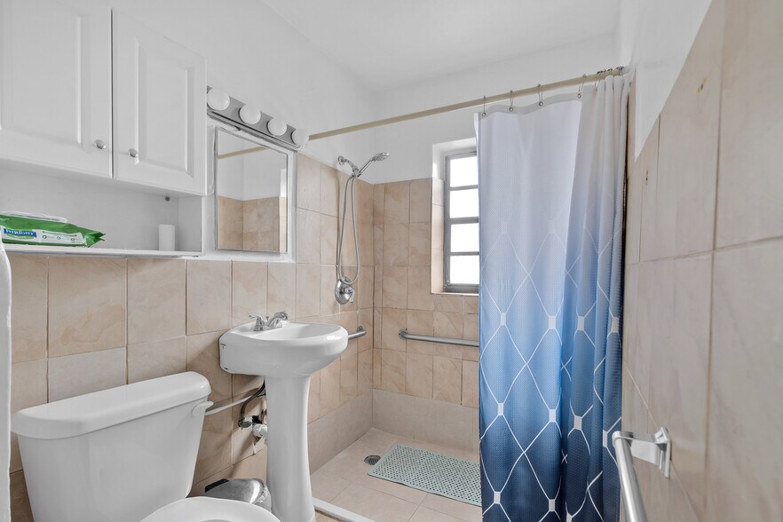 More Photos Of 73 E 47th St, Hialeah Assisted Living For Sale
