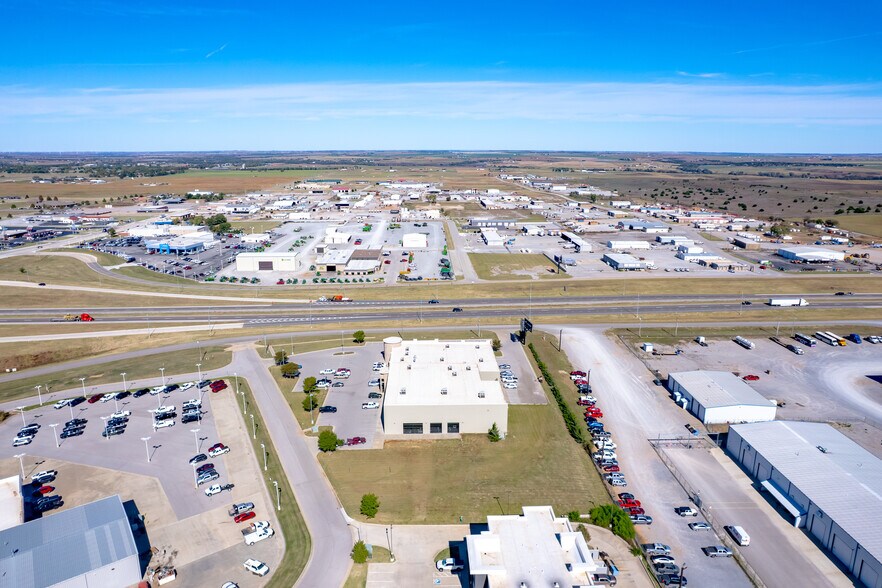 More Photos Of 4200 Carriage Way, Weatherford Medical For Lease