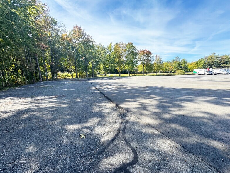 More Photos Of 30B Post Rd, Colonie Warehouse For Lease