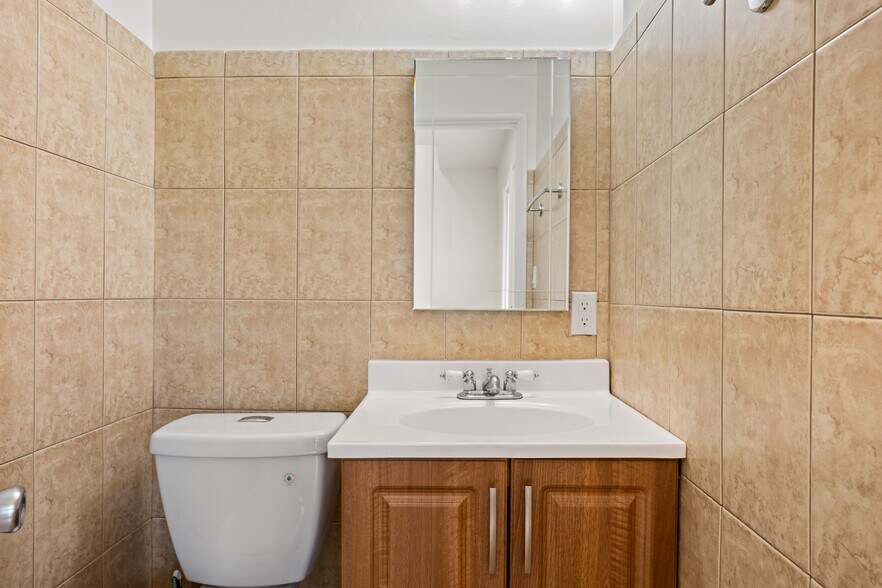 More Photos Of 4427 Camero Ave, Los Angeles Apartments For Sale