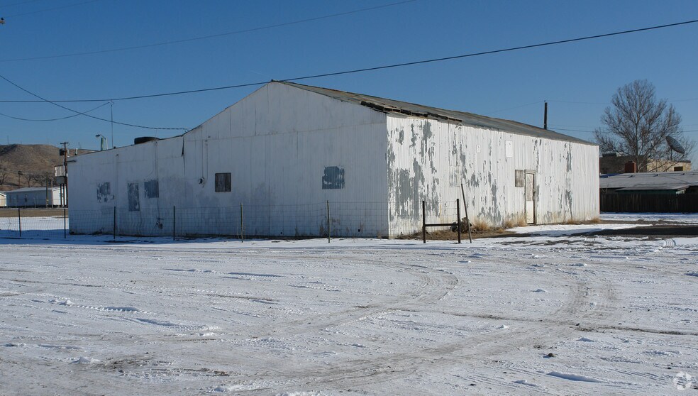 More Photos Of 2203-2205 W Main St, Farmington Distribution For Lease