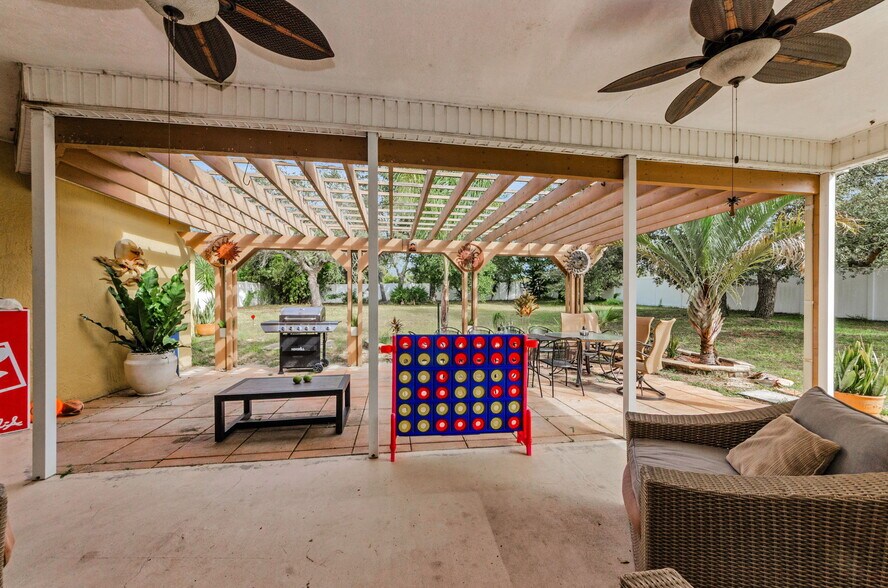 More Photos Of 11748 La Madera Blvd, Port Richey Office For Sale