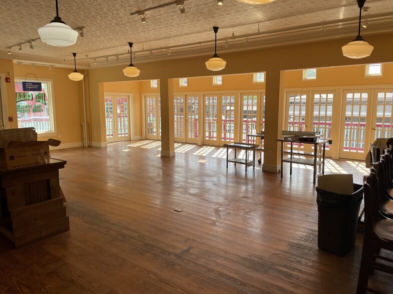 More Photos Of 6014 Main St, Tannersville Storefront Retail Office For Lease