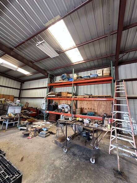 More Photos Of 6738 Greenbay Rd, Arbuckle Land For Lease