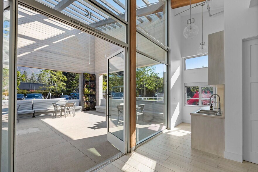 More Photos Of 23401 Civic Center Way, Malibu Restaurant For Lease