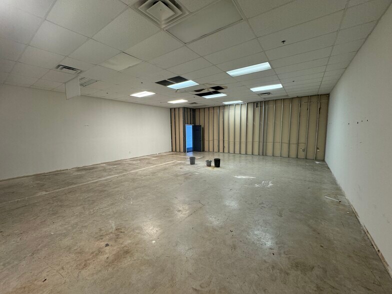 More Photos Of 12879-12895 Hwy 90, Luling Unknown For Lease