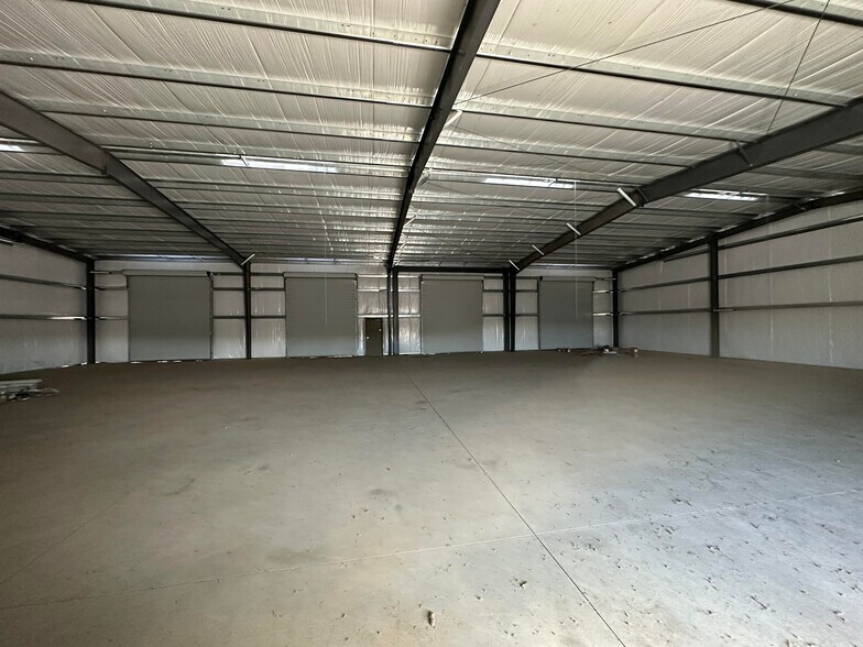 More Photos Of 5411-5461 5411-5461 CA-20 Hwy, Yuba City Warehouse For Lease