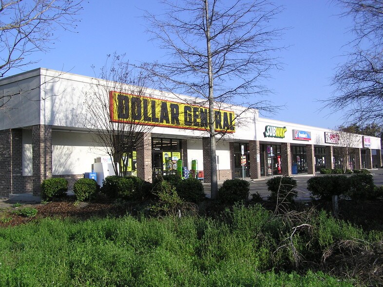 More Photos Of 6001 Castle Hayne Rd, Castle Hayne General Retail For Lease