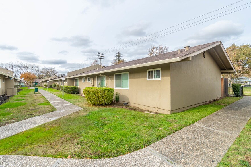 More Photos Of 6815 24th St, Sacramento Multifamily For Sale