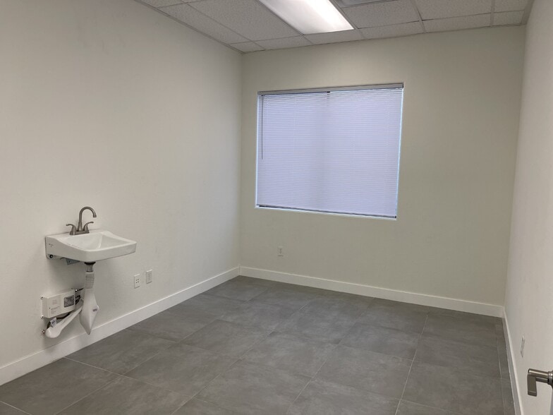 More Photos Of 3435 W Craig Rd, North Las Vegas Office Residential For Lease